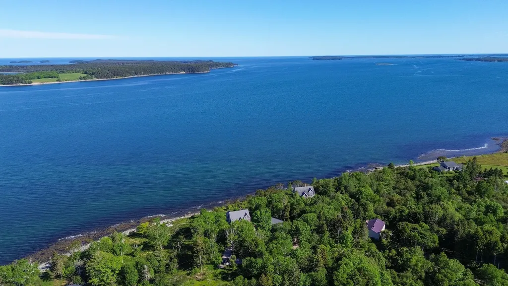 19 Seahaven Road Jonesport ME 04649