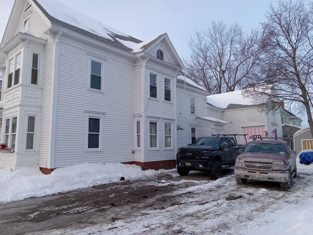 29 Whitney Street Auburn ME 04210