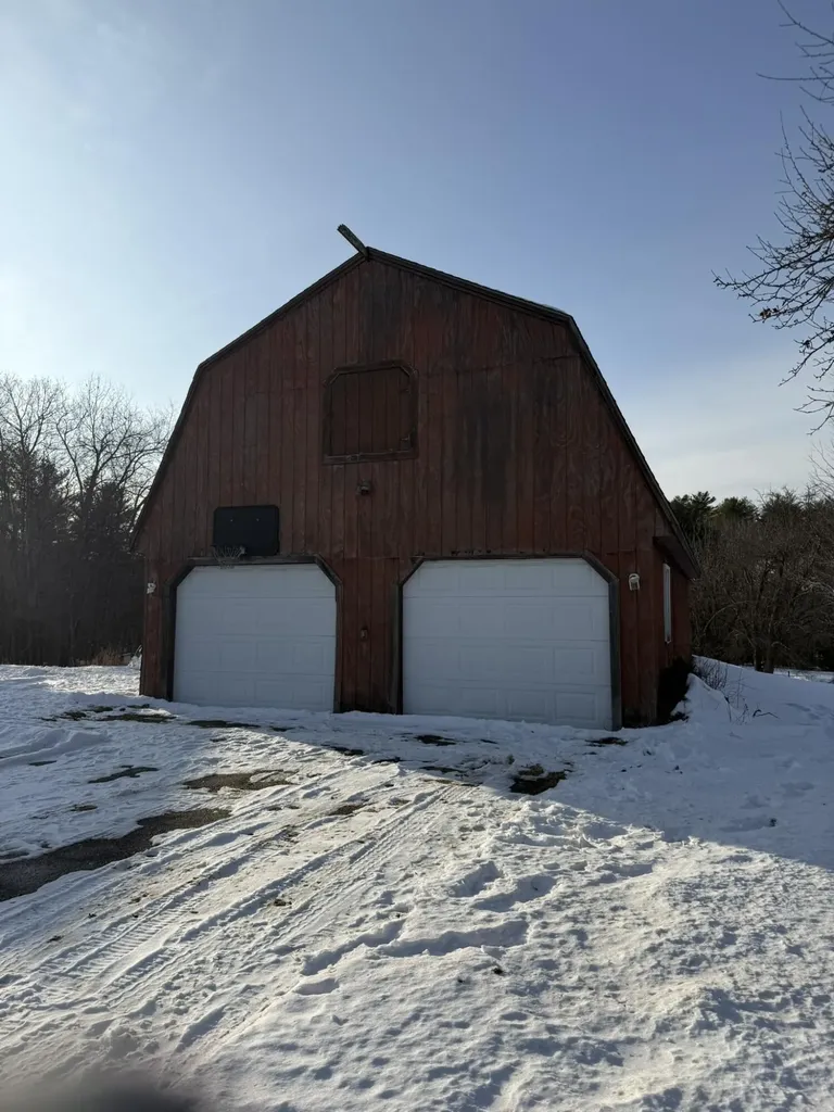 17 Walker Road Mechanic Falls ME 04256