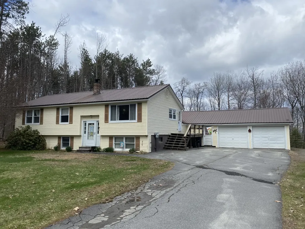 41 Crescent Street Skowhegan ME 04976
