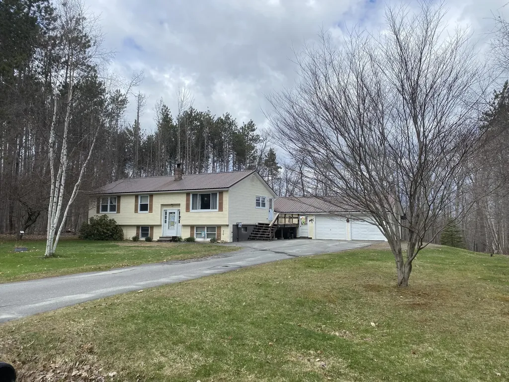41 Crescent Street Skowhegan ME 04976