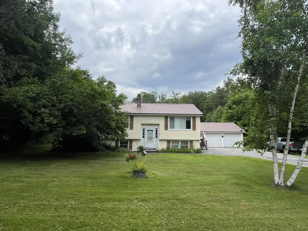 41 Crescent Street Skowhegan ME 04976