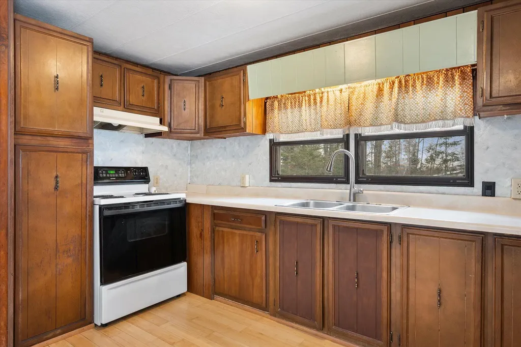 186 Klatte Road Hermon ME 04401