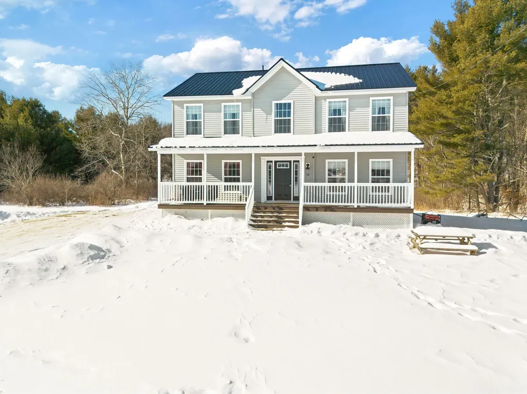 24 Rosart Lane West Gardiner ME 04345