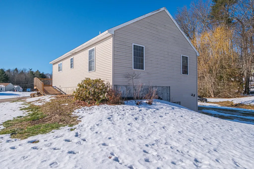 5 Cardinal Lane Windham ME 04062