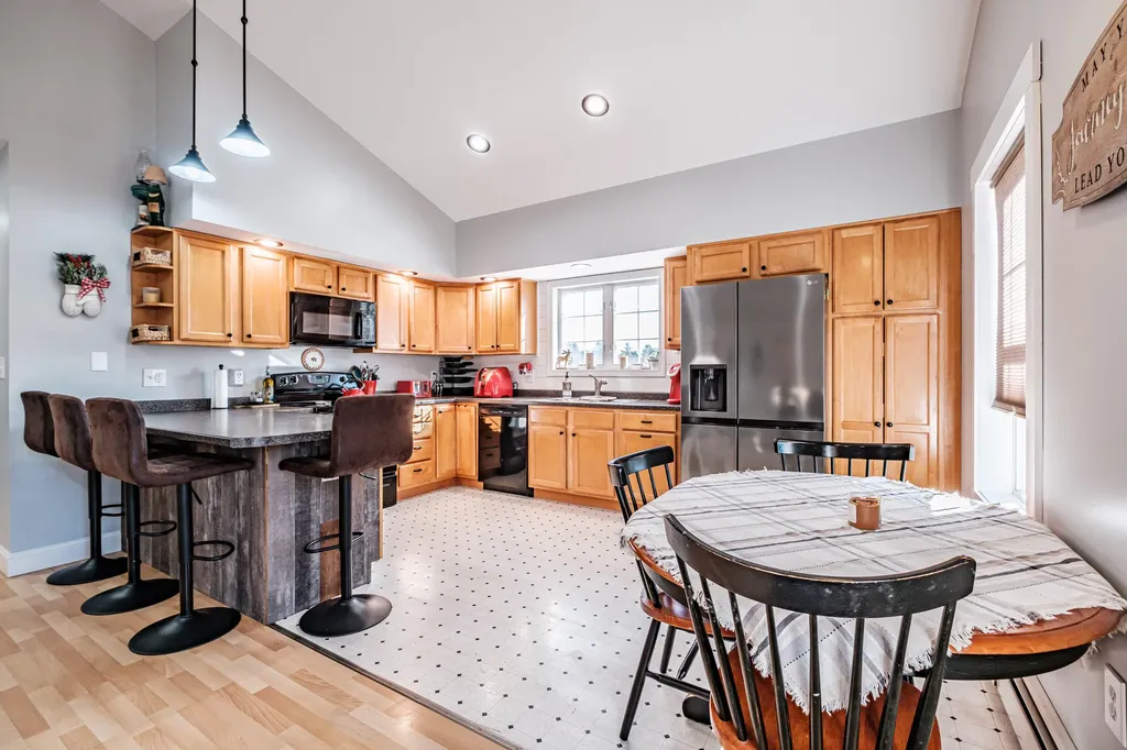 5 Cardinal Lane Windham ME 04062