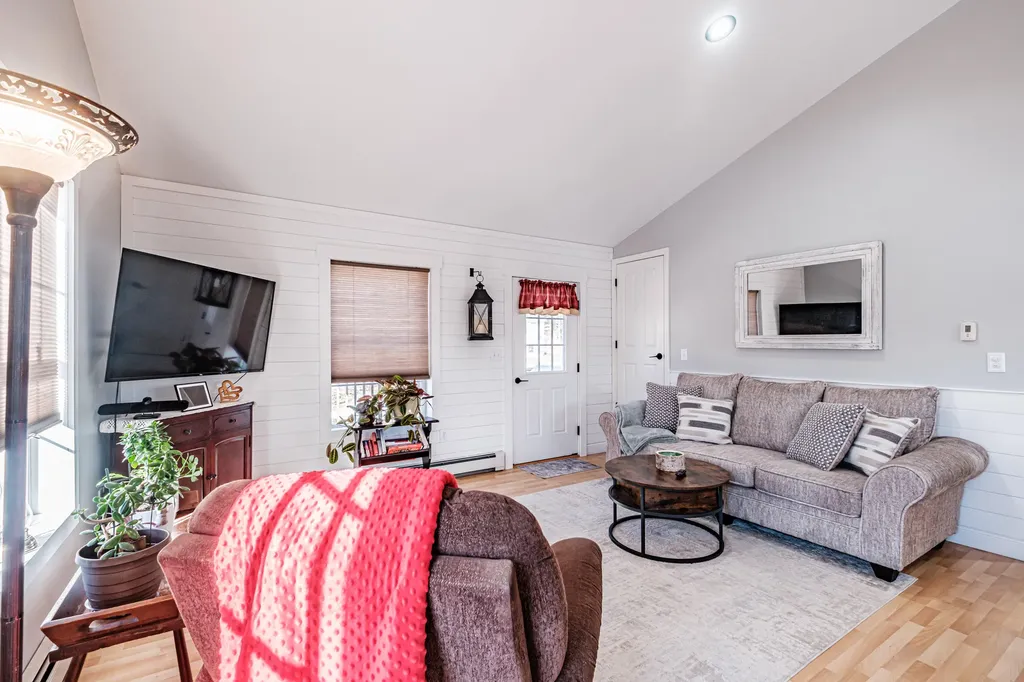 5 Cardinal Lane Windham ME 04062