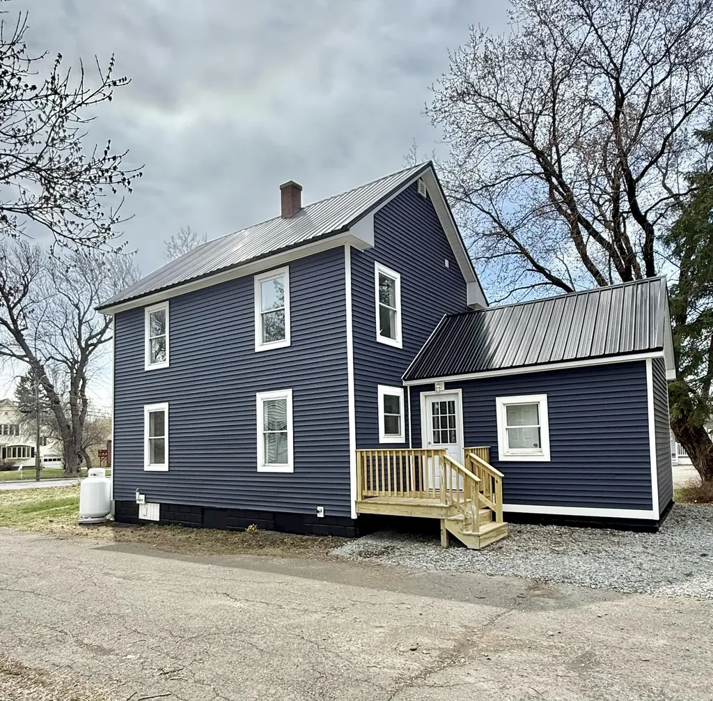 33 Dyer Street Presque Isle ME 04769