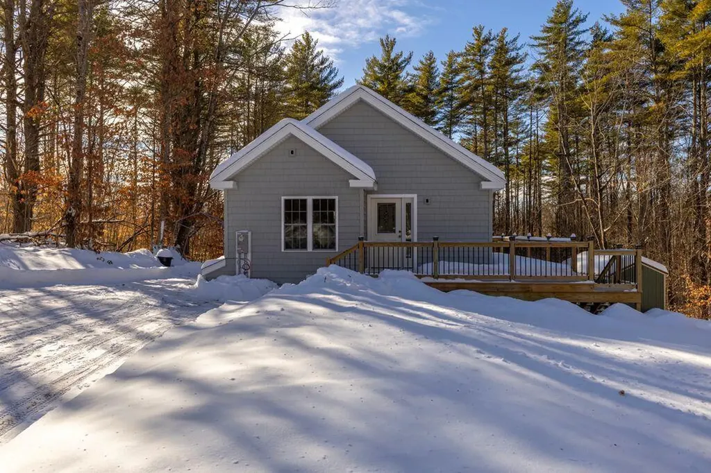198 Senator Black Road Baldwin ME 04091