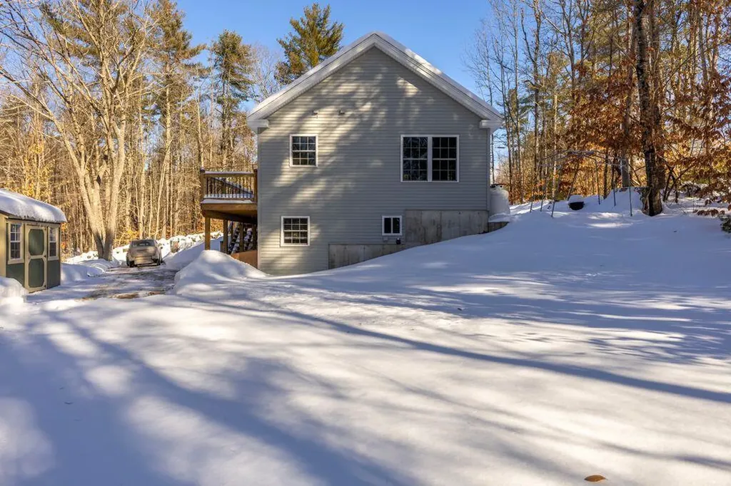 198 Senator Black Road Baldwin ME 04091