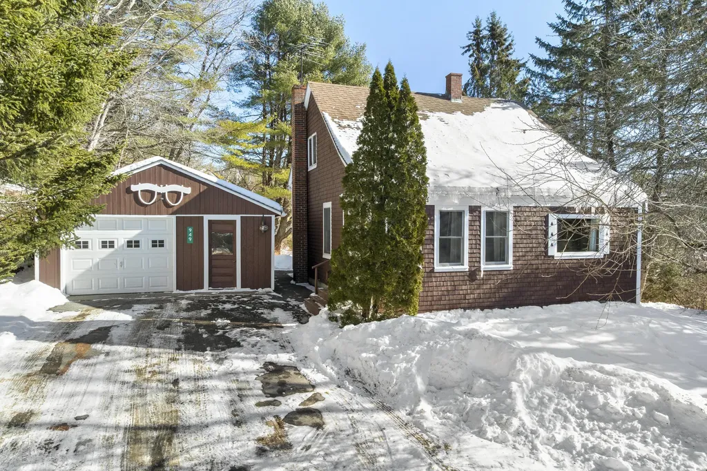 949 Depot Street Waldoboro ME 04572
