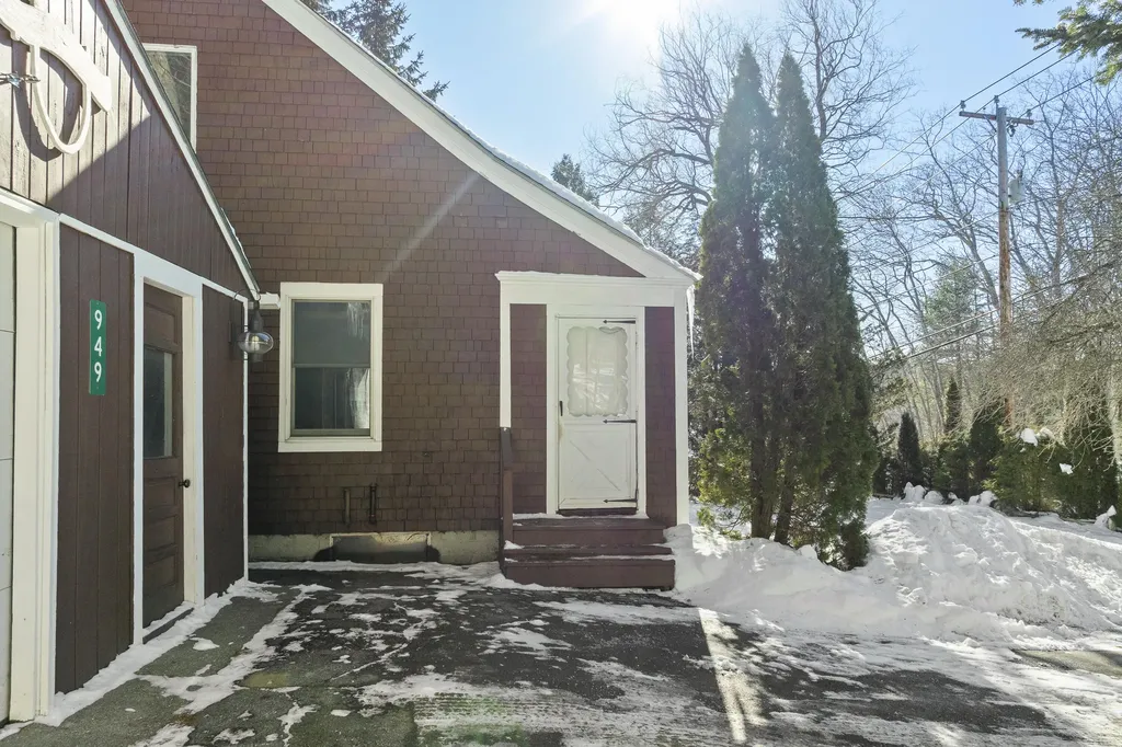 949 Depot Street Waldoboro ME 04572