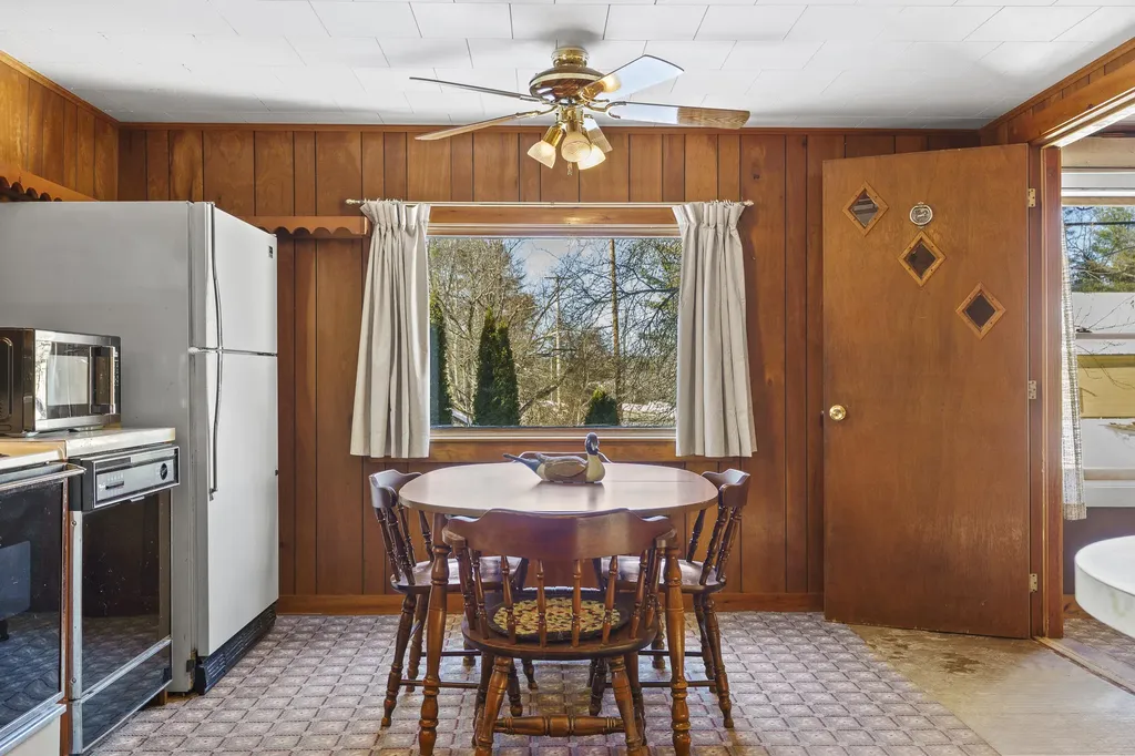 949 Depot Street Waldoboro ME 04572
