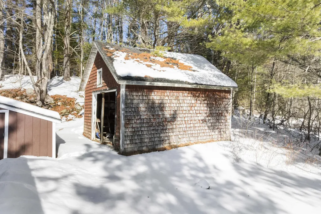 949 Depot Street Waldoboro ME 04572