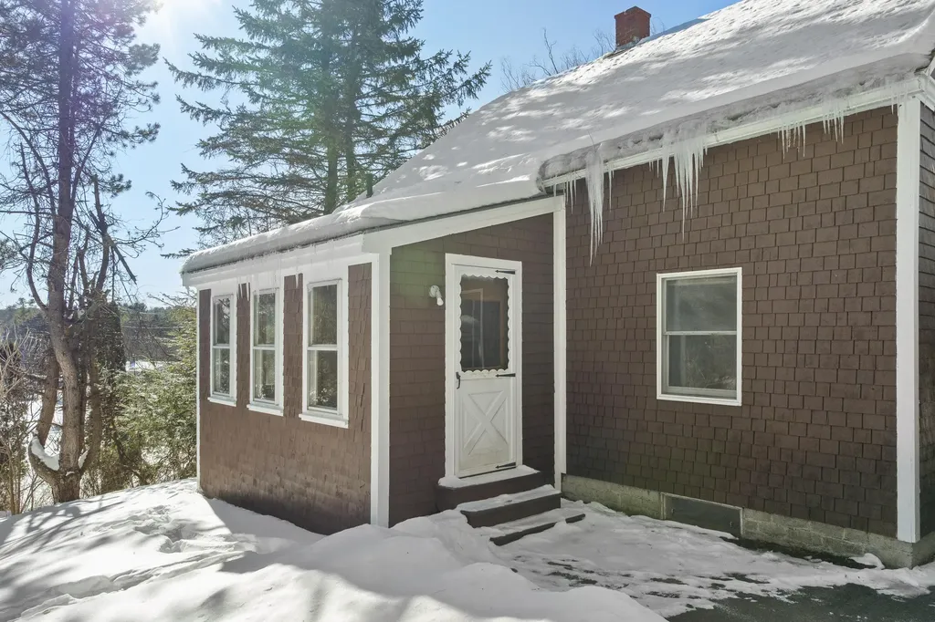 949 Depot Street Waldoboro ME 04572