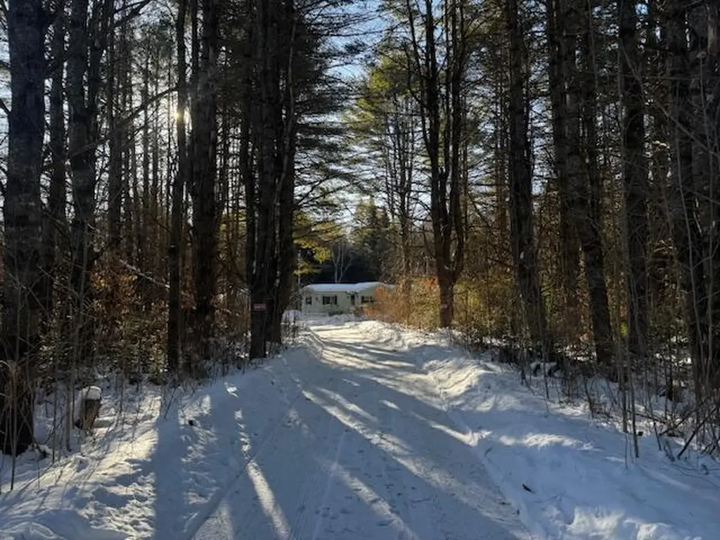17 Green Road Madison ME 04950