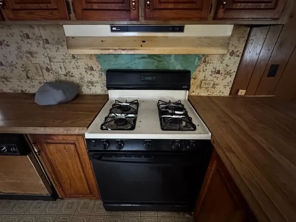 17 Green Road Madison ME 04950