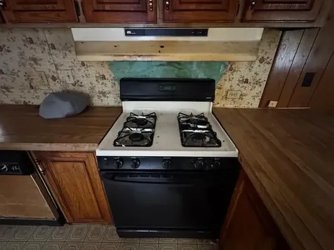 17 Green Road Madison ME 04950