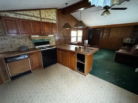 17 Green Road Madison ME 04950