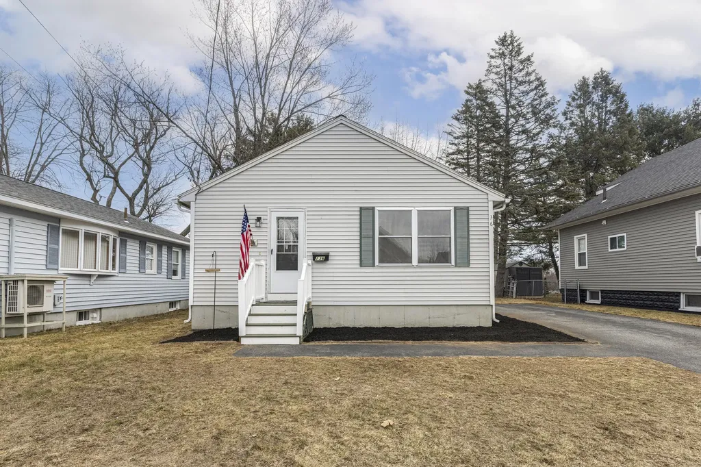 136 Dawson Street South Portland ME 04106