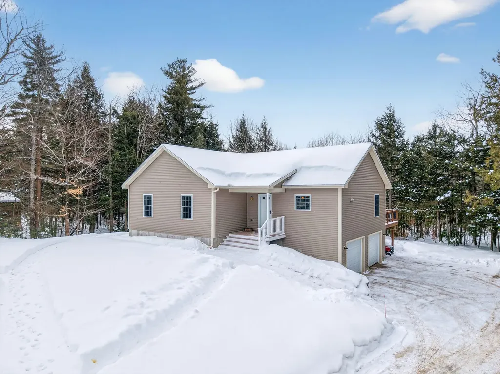 19 Magnolia Drive Gray ME 04039