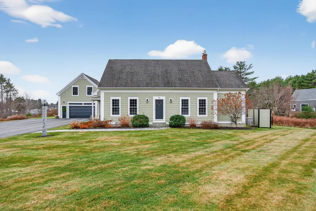 10 Stockholm Drive Cumberland ME 04021