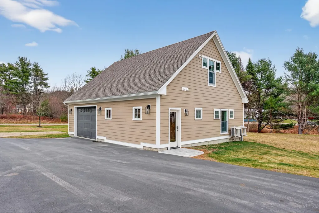 10 Stockholm Drive Cumberland ME 04021
