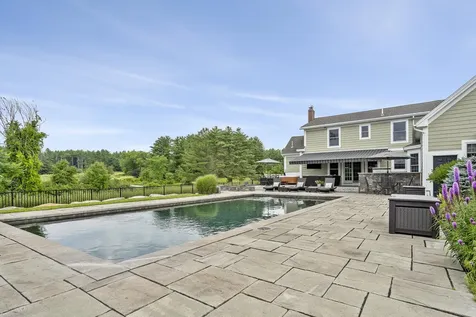 10 Stockholm Drive Cumberland ME 04021