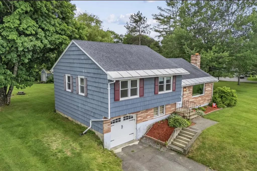 109 Water Street Guilford ME 04443