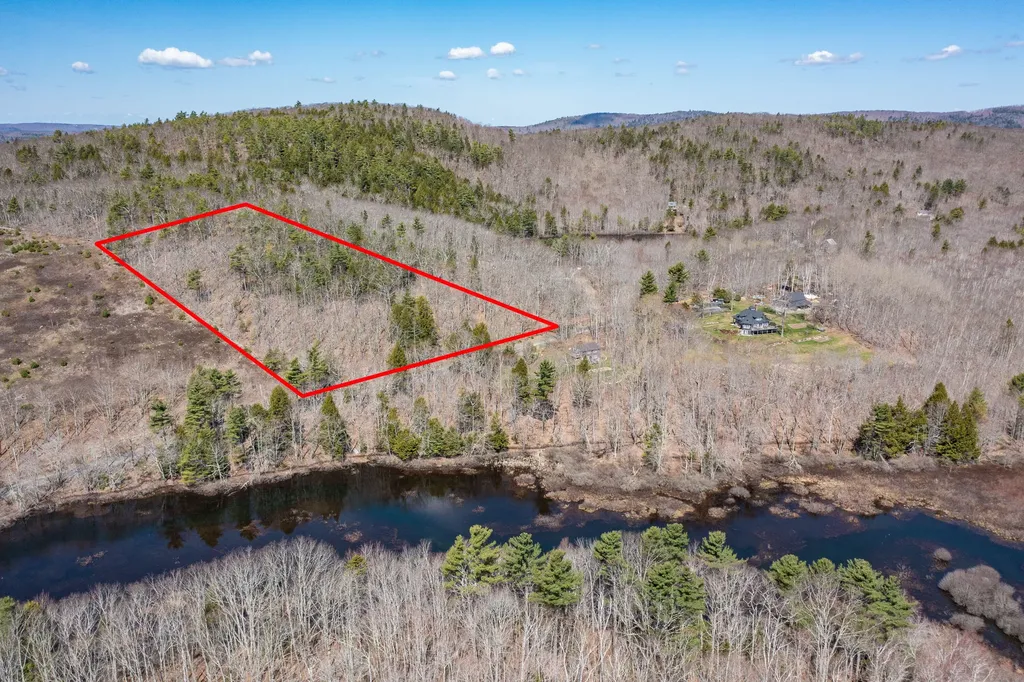 15-14 Crabtree Road Hope ME 04847