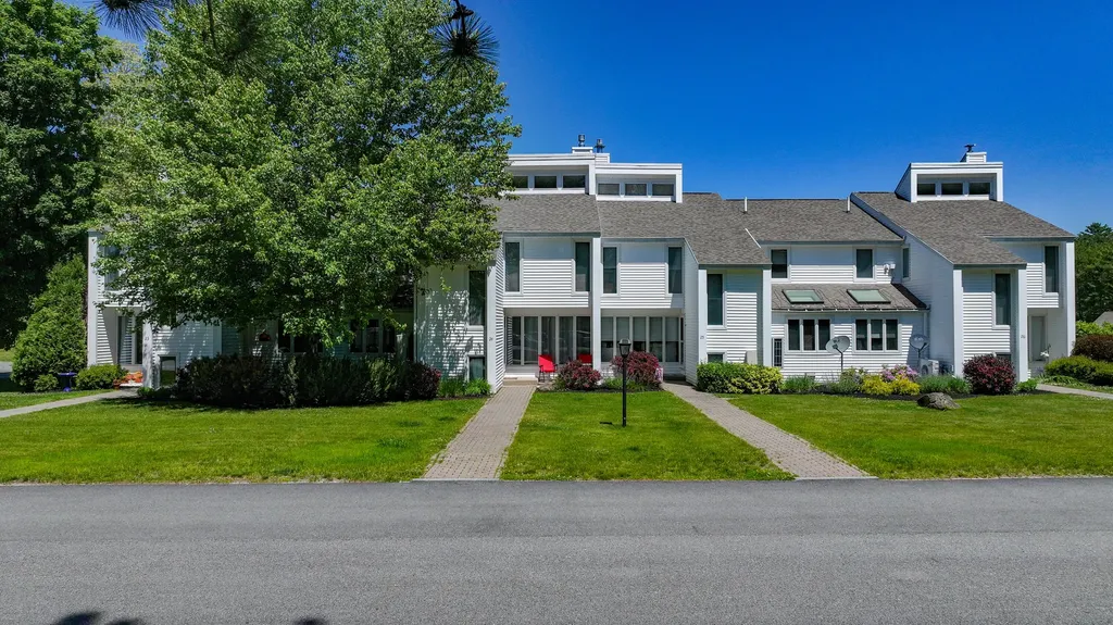 23 Clifford Road Naples ME 04055