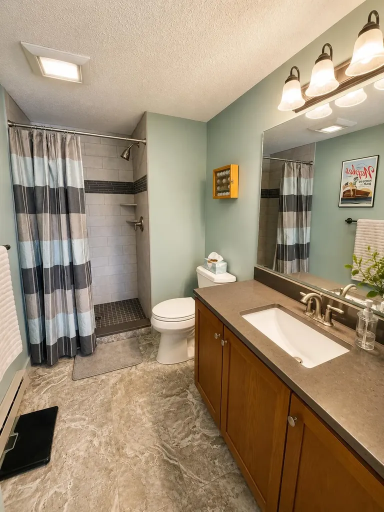 23 Clifford Road Naples ME 04055