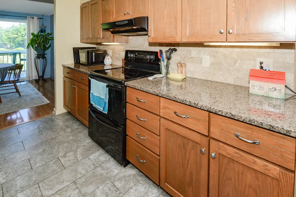 23 Clifford Road Naples ME 04055