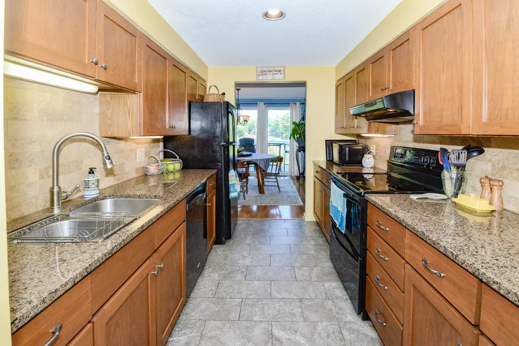 23 Clifford Road Naples ME 04055