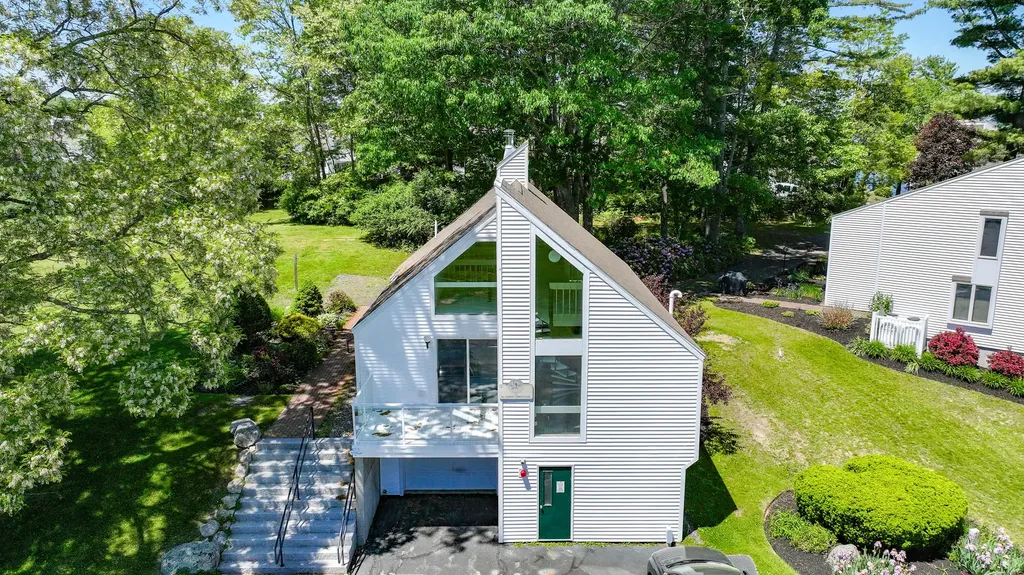 23 Clifford Road Naples ME 04055