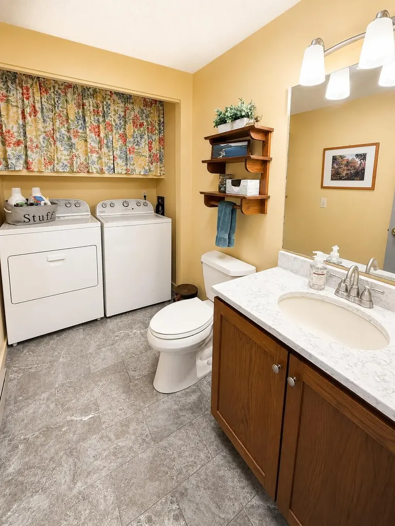 23 Clifford Road Naples ME 04055