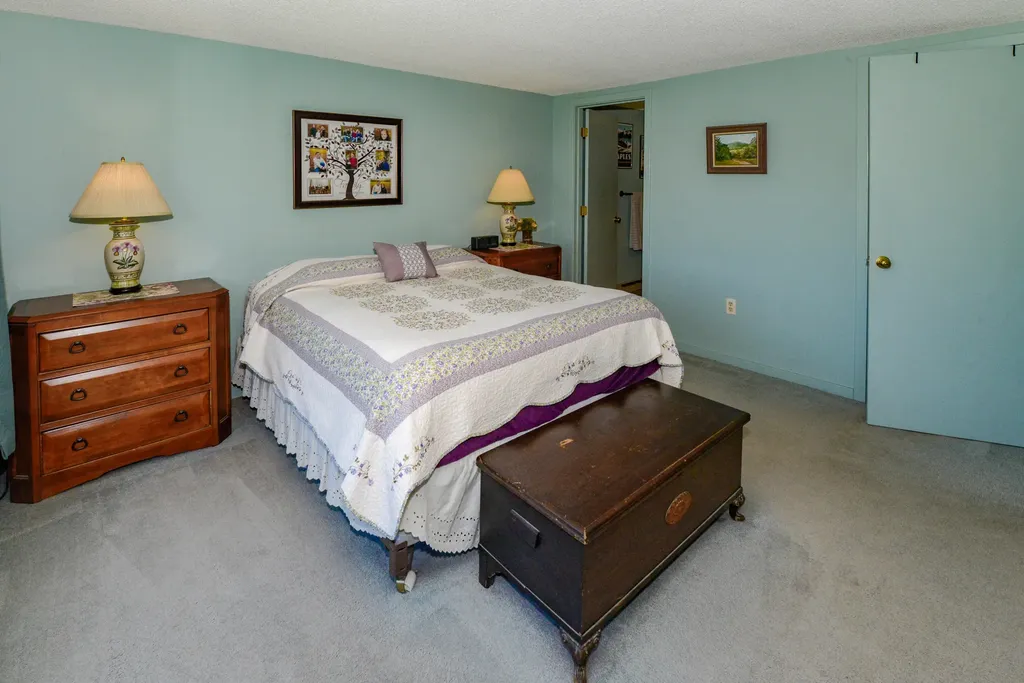 23 Clifford Road Naples ME 04055