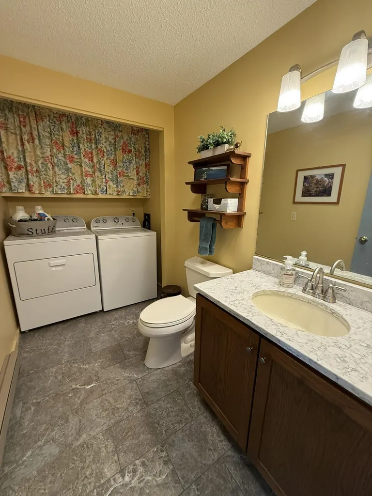 23 Clifford Road Naples ME 04055