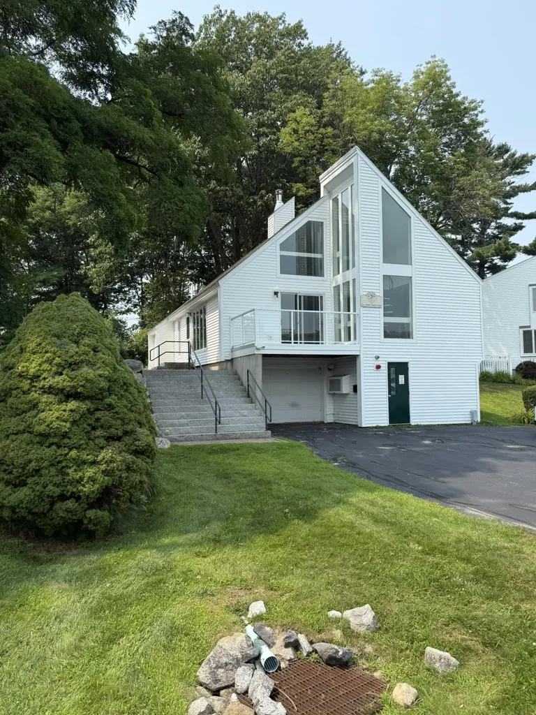 23 Clifford Road Naples ME 04055