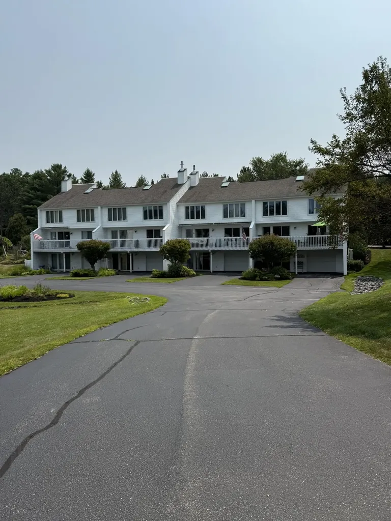 23 Clifford Road Naples ME 04055