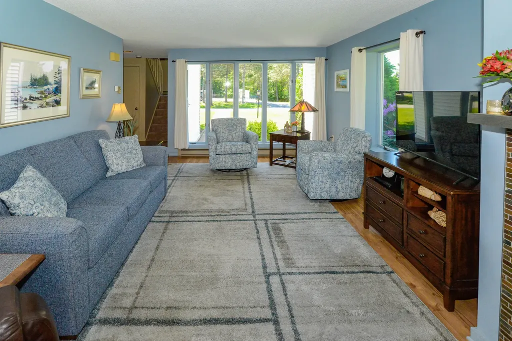 23 Clifford Road Naples ME 04055