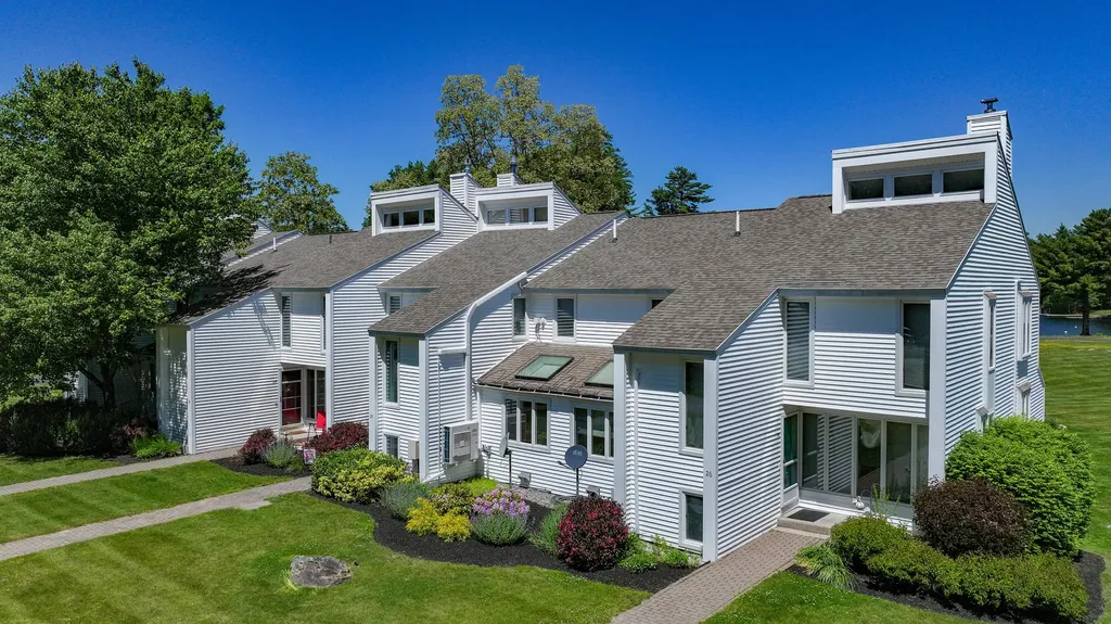 23 Clifford Road Naples ME 04055