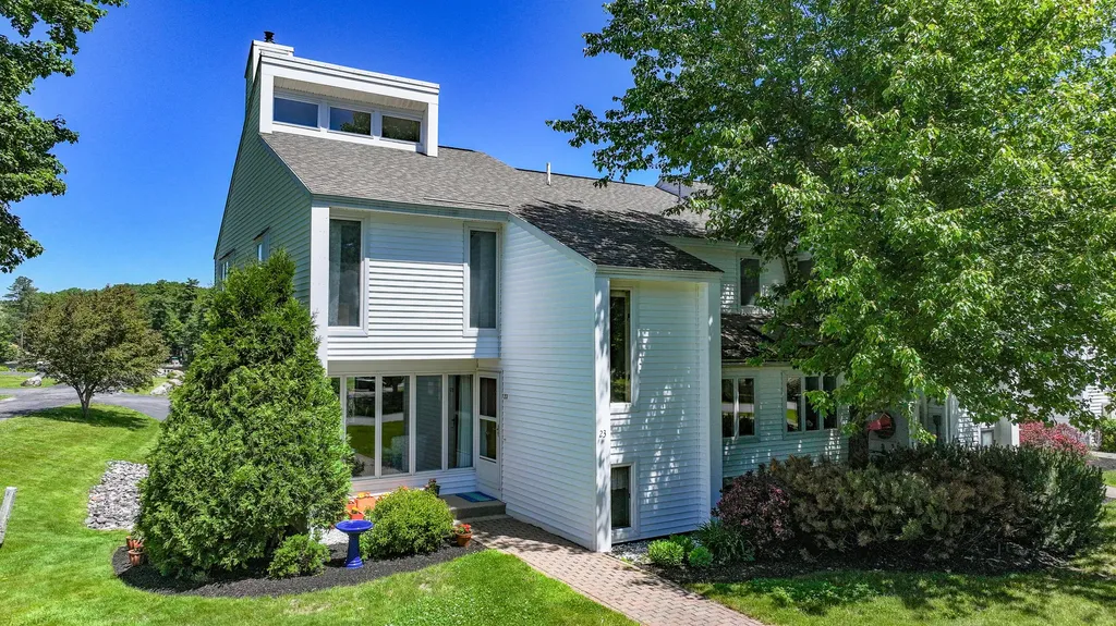 23 Clifford Road Naples ME 04055
