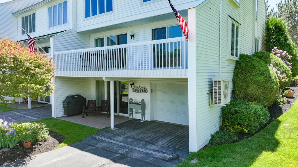 23 Clifford Road Naples ME 04055