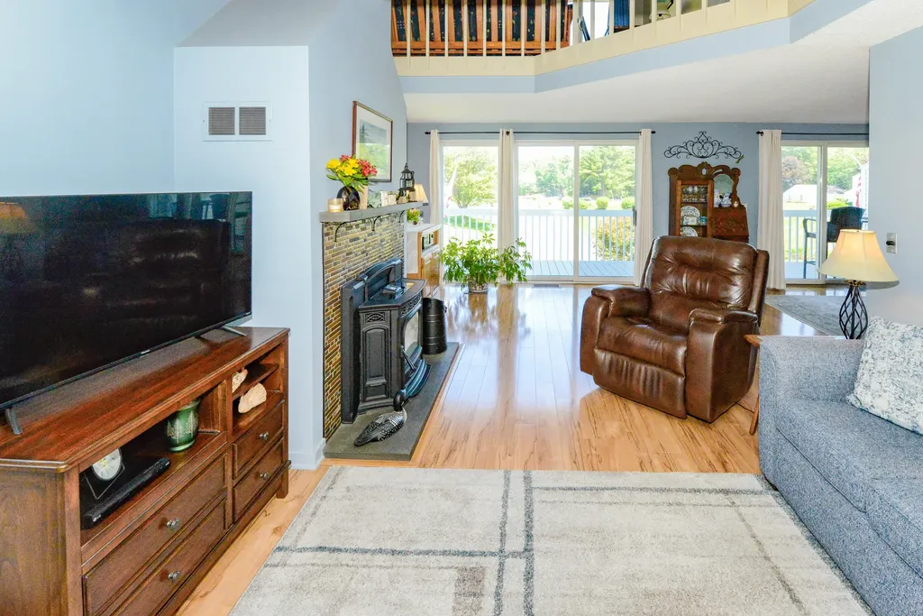23 Clifford Road Naples ME 04055