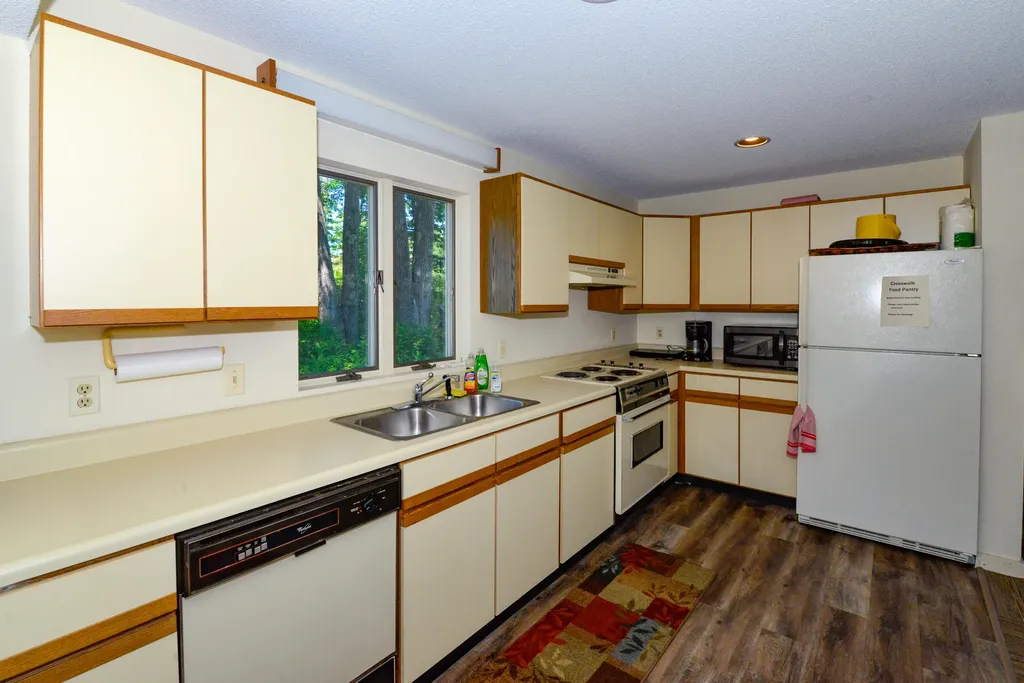 23 Clifford Road Naples ME 04055
