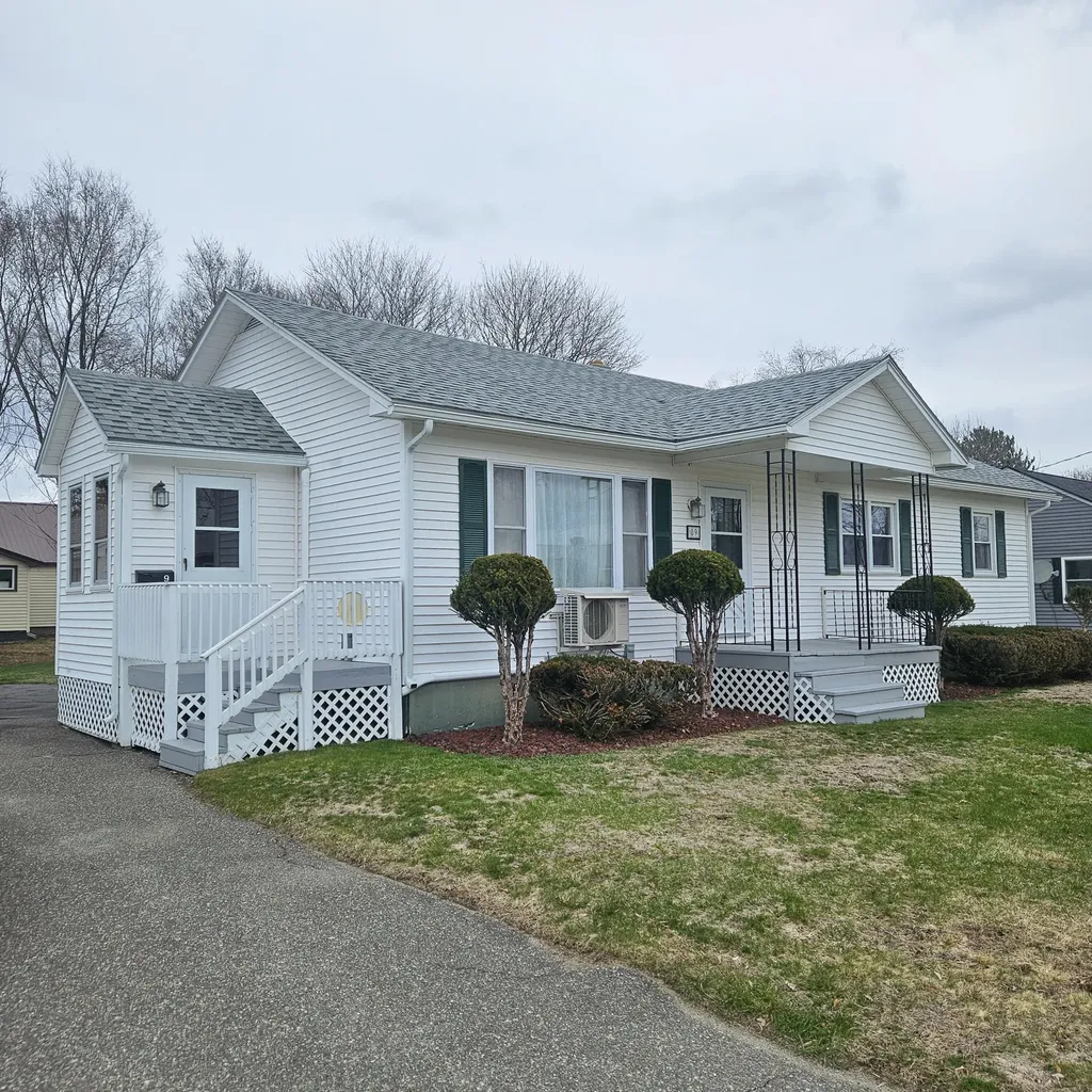 9 Grove Street East Millinocket ME 04430