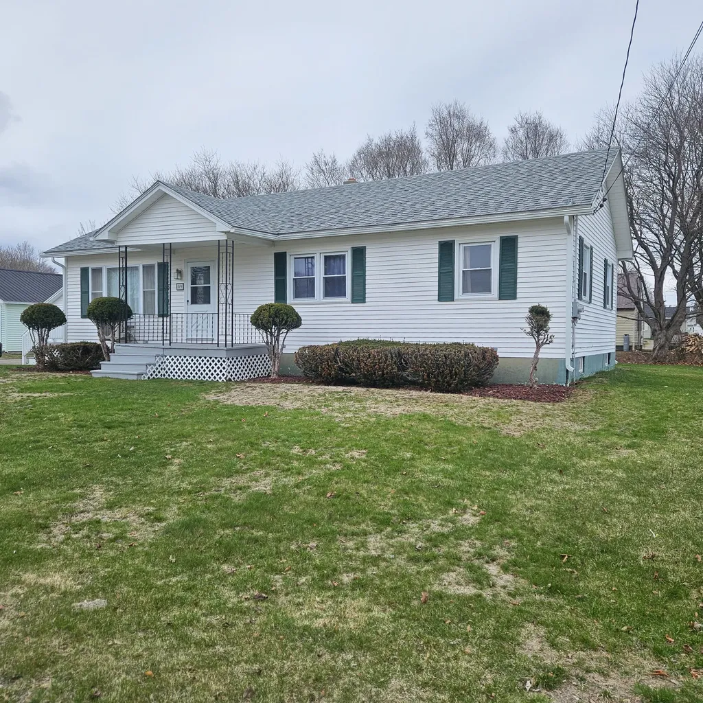 9 Grove Street East Millinocket ME 04430