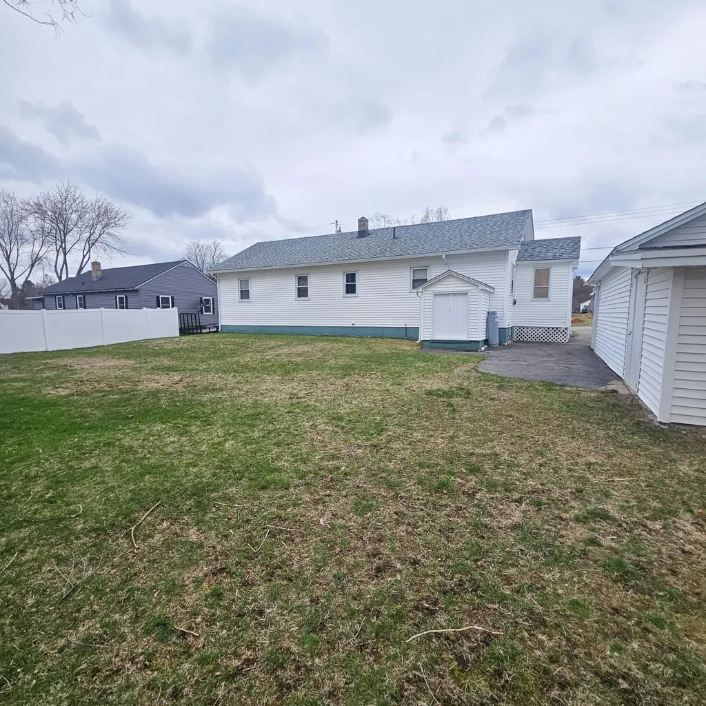 9 Grove Street East Millinocket ME 04430