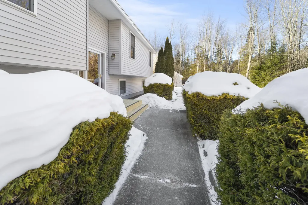 50 Emerald Drive Hampden ME 04444